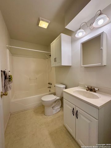 745 Trail Crest, Canyon Lake, TX 78133