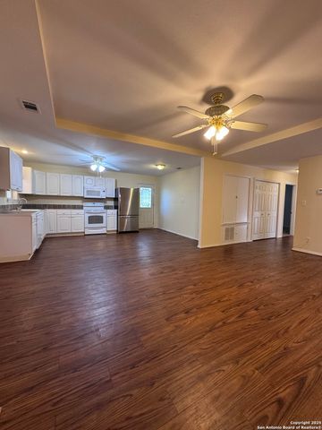 745 Trail Crest, Canyon Lake, TX 78133