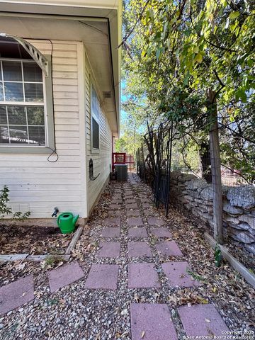745 Trail Crest, Canyon Lake, TX 78133