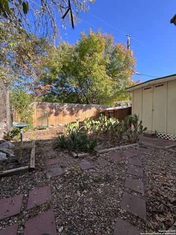 745 Trail Crest, Canyon Lake, TX 78133