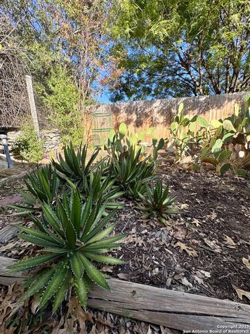 745 Trail Crest, Canyon Lake, TX 78133