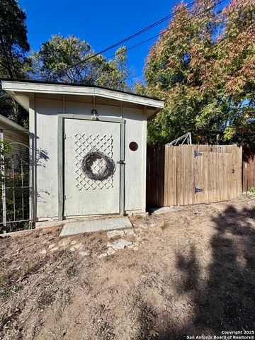 745 Trail Crest, Canyon Lake, TX 78133