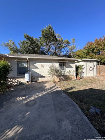 745 Trail Crest, Canyon Lake, TX 78133