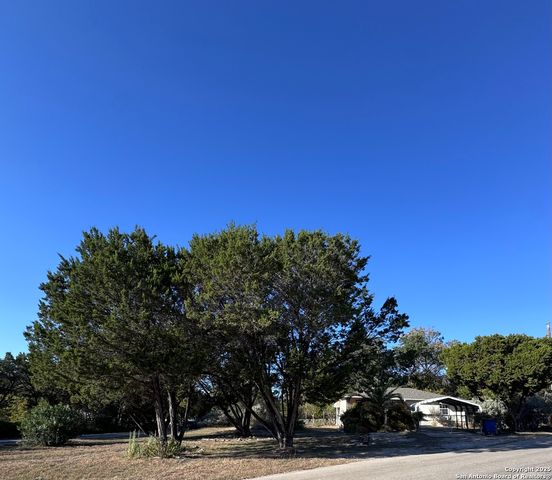 745 Trail Crest, Canyon Lake, TX 78133