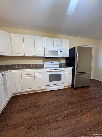 745 Trail Crest, Canyon Lake, TX 78133