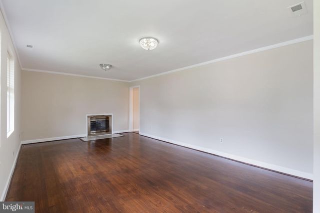 2311 N DINWIDDIE ST, Arlington, VA 22207