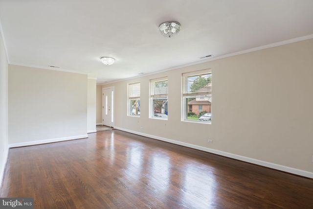 2311 N DINWIDDIE ST, Arlington, VA 22207