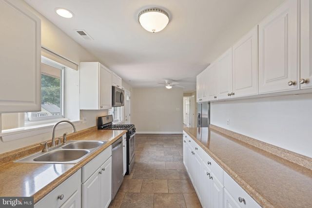 2311 N DINWIDDIE ST, Arlington, VA 22207