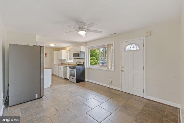 2311 N DINWIDDIE ST, Arlington, VA 22207