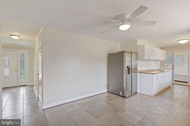 2311 N DINWIDDIE ST, Arlington, VA 22207