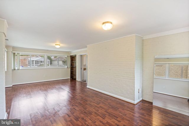 2311 N DINWIDDIE ST, Arlington, VA 22207