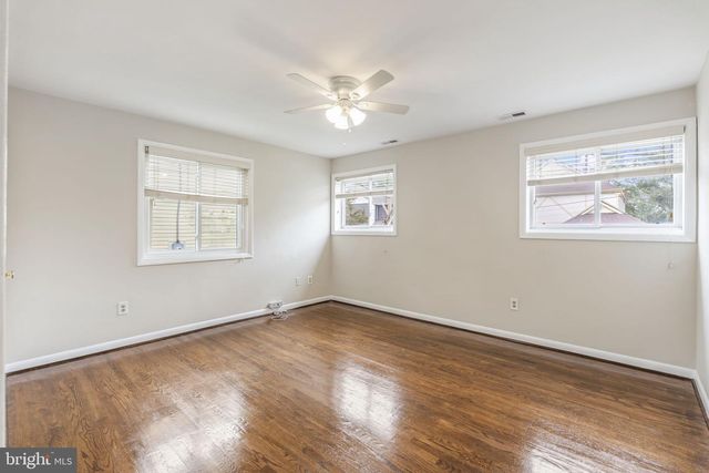 2311 N DINWIDDIE ST, Arlington, VA 22207