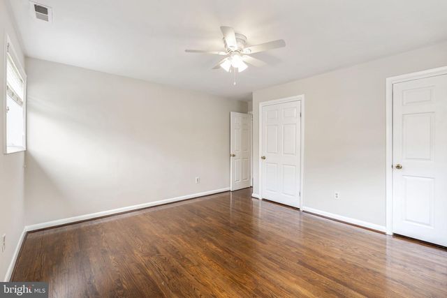 2311 N DINWIDDIE ST, Arlington, VA 22207