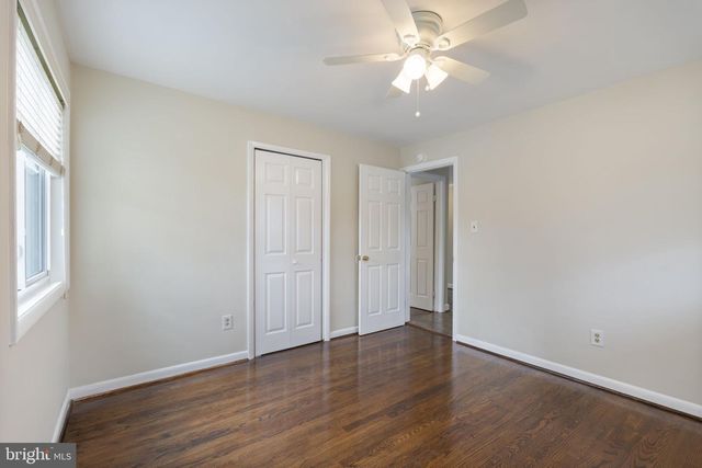 2311 N DINWIDDIE ST, Arlington, VA 22207