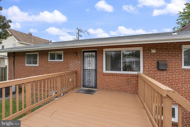 2311 N DINWIDDIE ST, Arlington, VA 22207