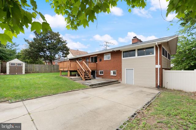 2311 N DINWIDDIE ST, Arlington, VA 22207