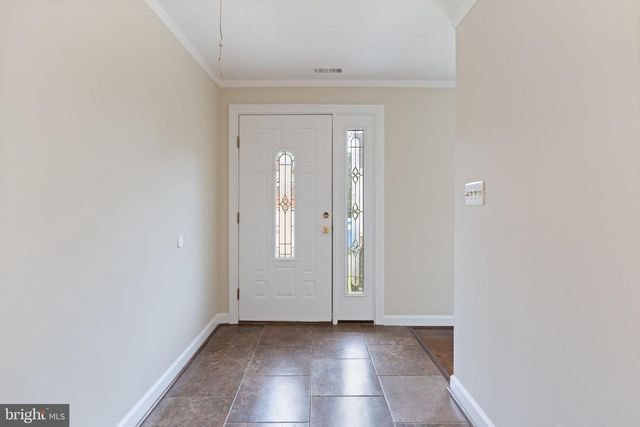 2311 N DINWIDDIE ST, Arlington, VA 22207