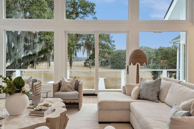 913 Paul Revere Drive, Charleston, SC 29412