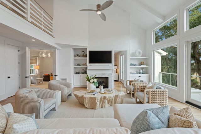 913 Paul Revere Drive, Charleston, SC 29412