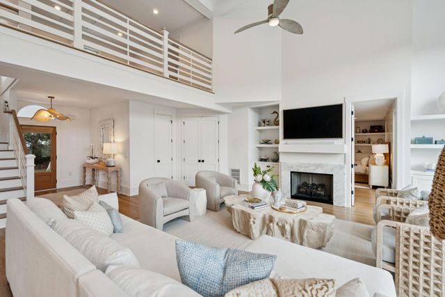 913 Paul Revere Drive, Charleston, SC 29412