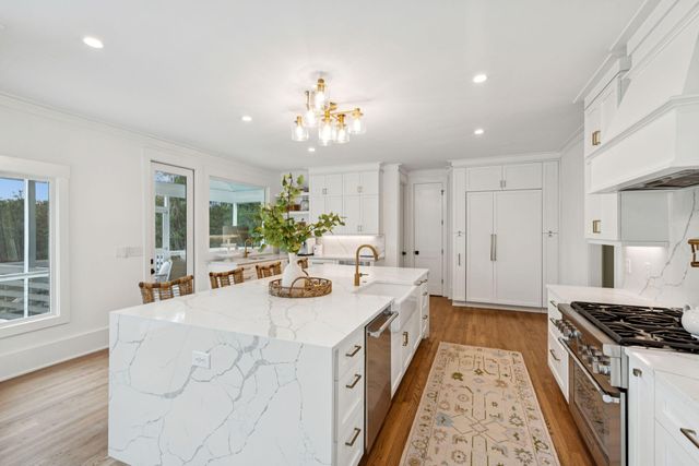 913 Paul Revere Drive, Charleston, SC 29412