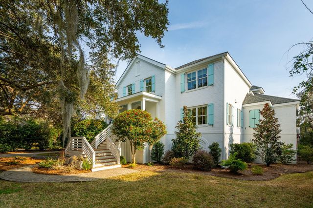 913 Paul Revere Drive, Charleston, SC 29412