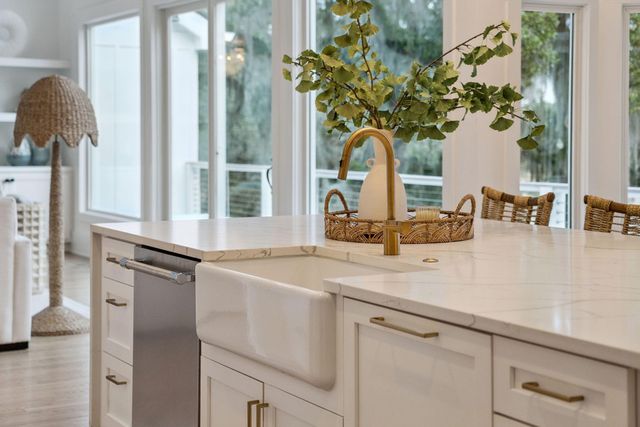 913 Paul Revere Drive, Charleston, SC 29412