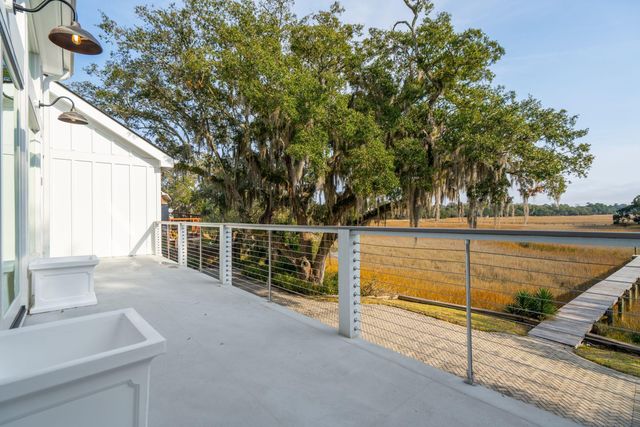 913 Paul Revere Drive, Charleston, SC 29412