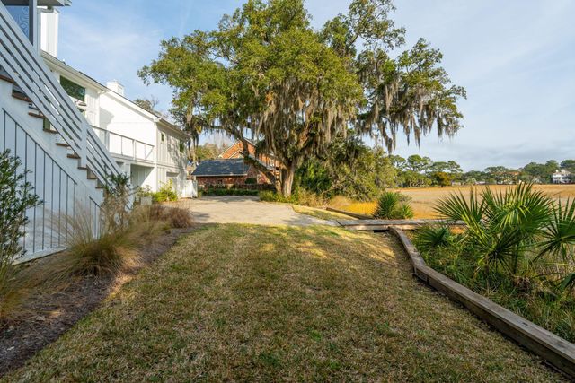913 Paul Revere Drive, Charleston, SC 29412