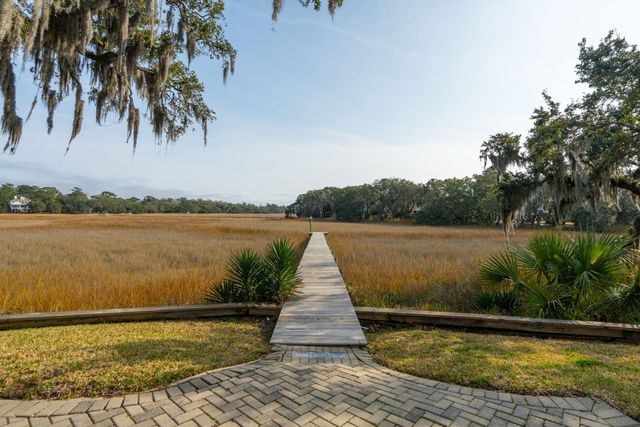 913 Paul Revere Drive, Charleston, SC 29412