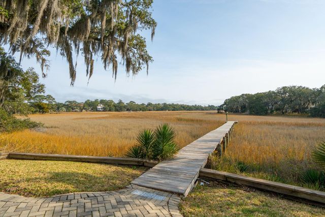 913 Paul Revere Drive, Charleston, SC 29412