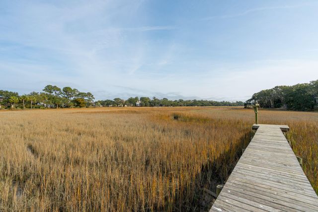 913 Paul Revere Drive, Charleston, SC 29412