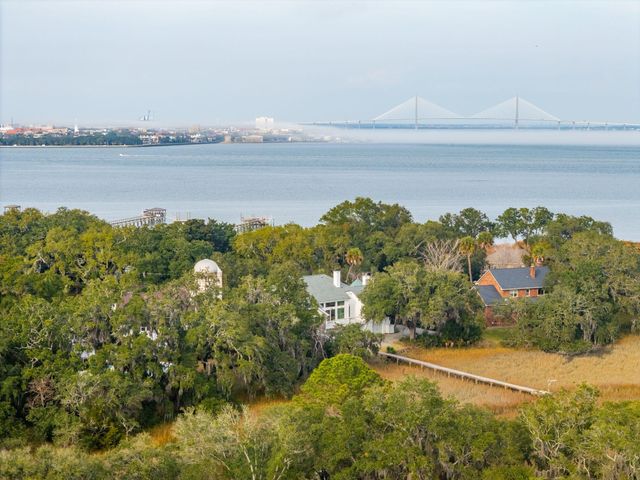 913 Paul Revere Drive, Charleston, SC 29412