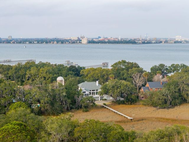 913 Paul Revere Drive, Charleston, SC 29412