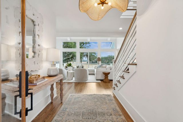 913 Paul Revere Drive, Charleston, SC 29412