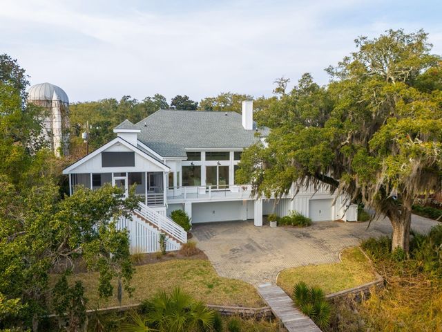 913 Paul Revere Drive, Charleston, SC 29412