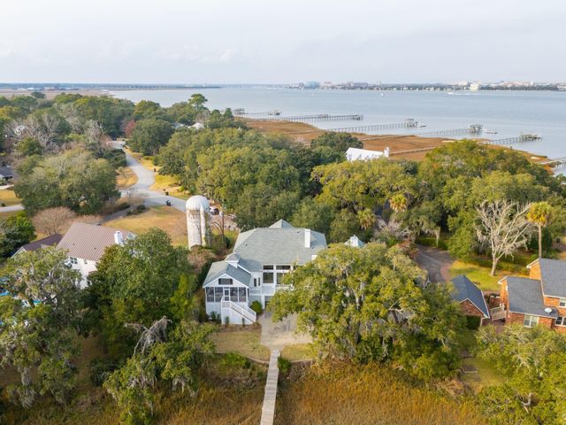 913 Paul Revere Drive, Charleston, SC 29412