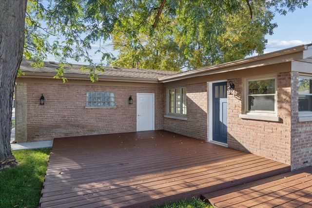 5504 Oak Center Drive, Oak Lawn, IL 60453