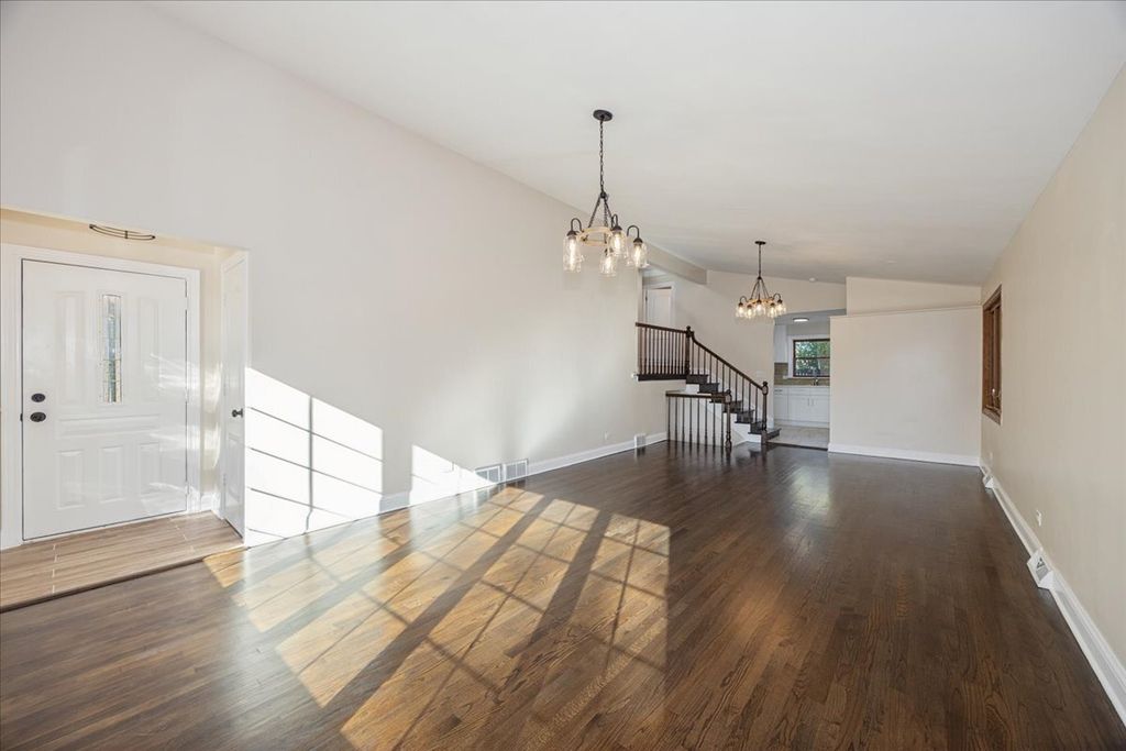 5504 Oak Center Drive, Oak Lawn, IL 60453 — photo 3