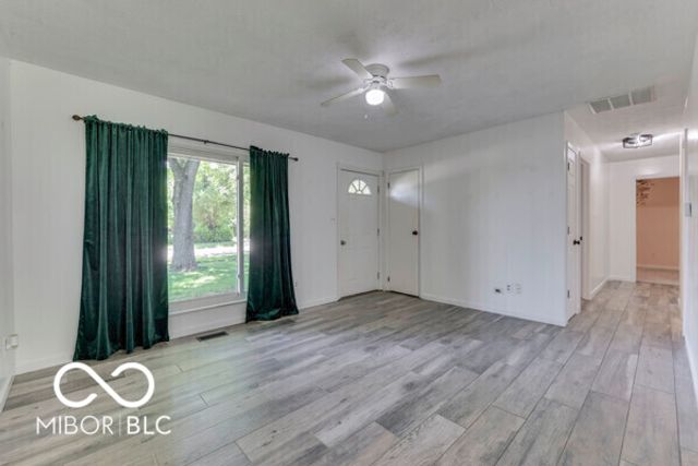 18 Maple Drive, Bargersville, IN 46106