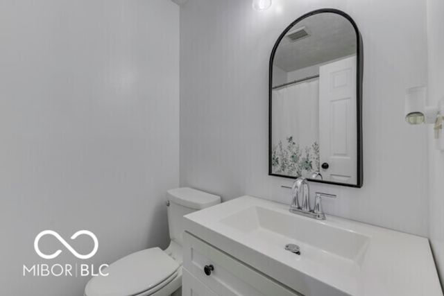 18 Maple Drive, Bargersville, IN 46106