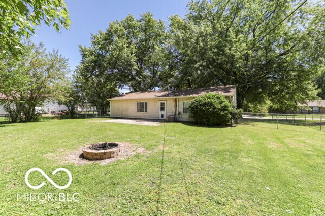 18 Maple Drive, Bargersville, IN 46106