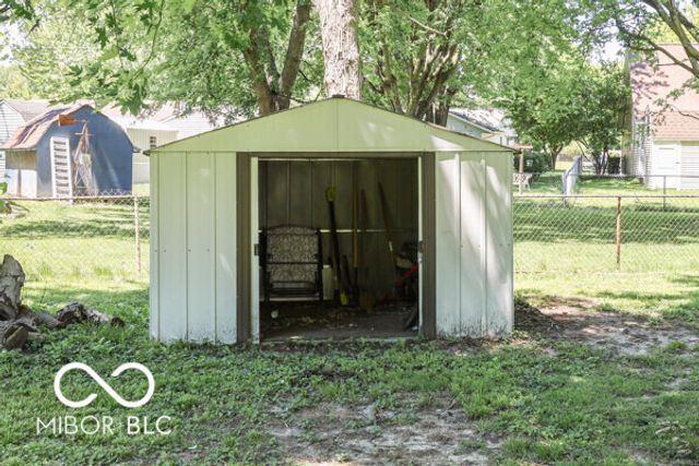 18 Maple Drive, Bargersville, IN 46106