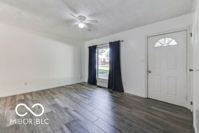 18 Maple Drive, Bargersville, IN 46106