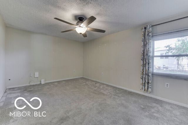 18 Maple Drive, Bargersville, IN 46106