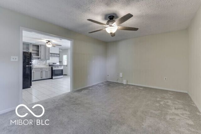 18 Maple Drive, Bargersville, IN 46106