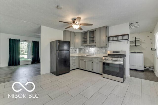18 Maple Drive, Bargersville, IN 46106