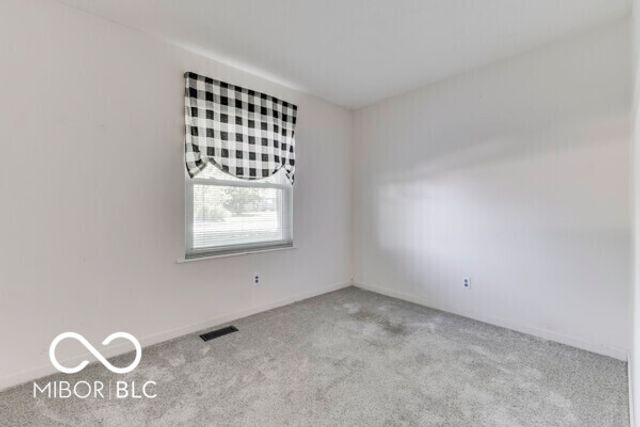 18 Maple Drive, Bargersville, IN 46106