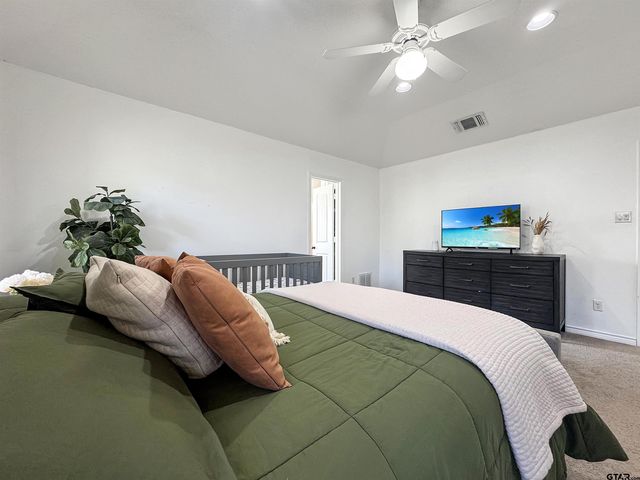 619 Winchester Dr., Chandler, TX 75758
