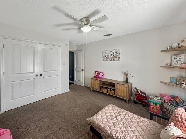 619 Winchester Dr., Chandler, TX 75758